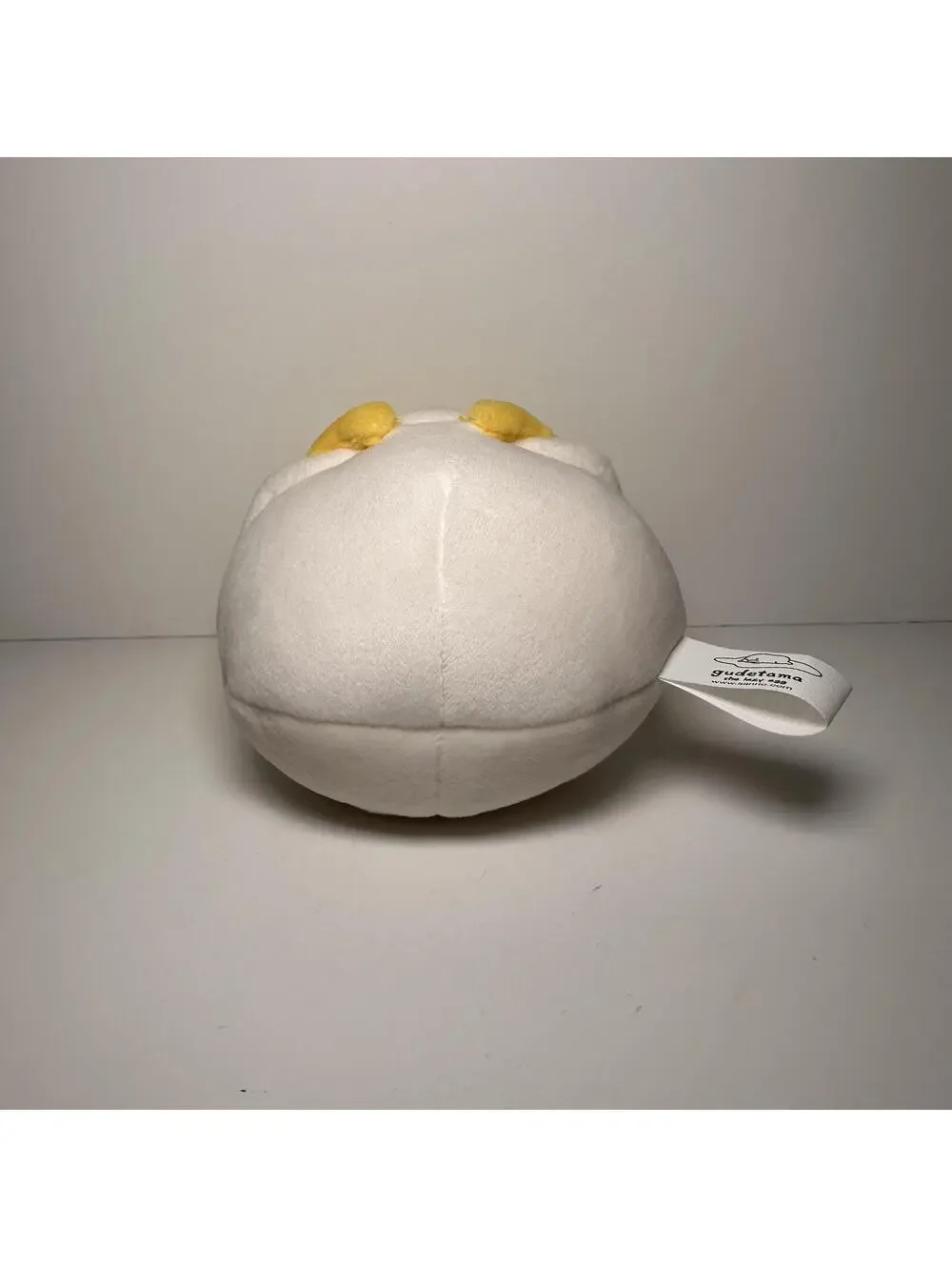 Sanrio Gund 2016 Gudetama “Lazy Egg in Eggshell” Small Plush